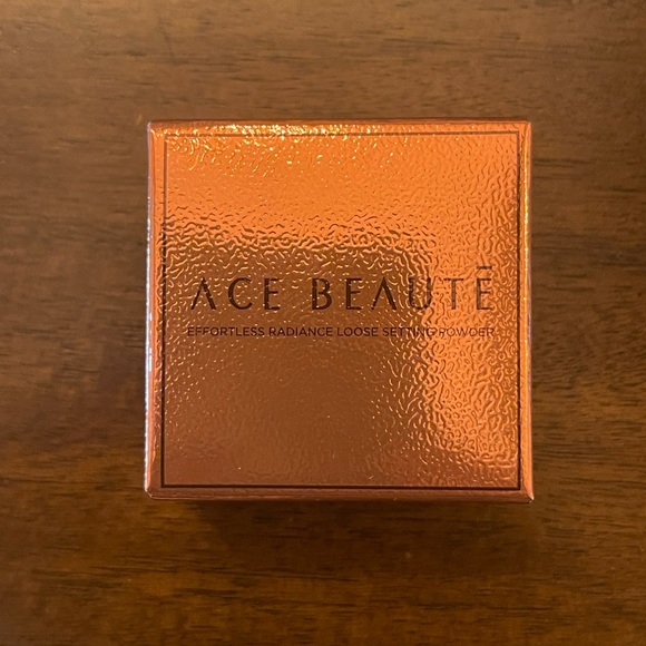 Ipsy bag with 6 new make up & beauty items - Picture 9 of 9